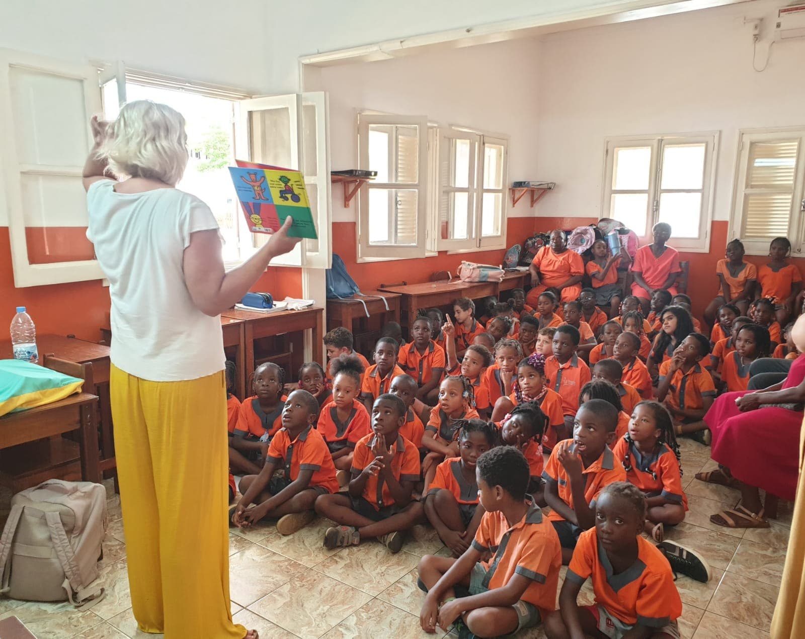 Momento de aprendizagem com alunos da EISTP